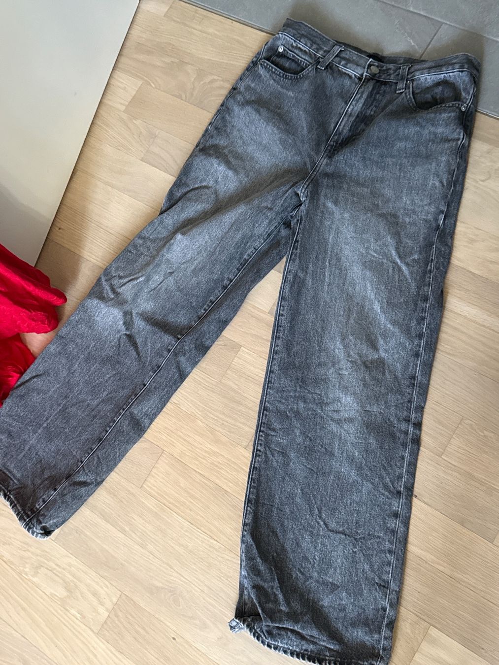 Pantaloni: moderne Damen Jeans  S – Usato da Amriswil venduto da used2use 1