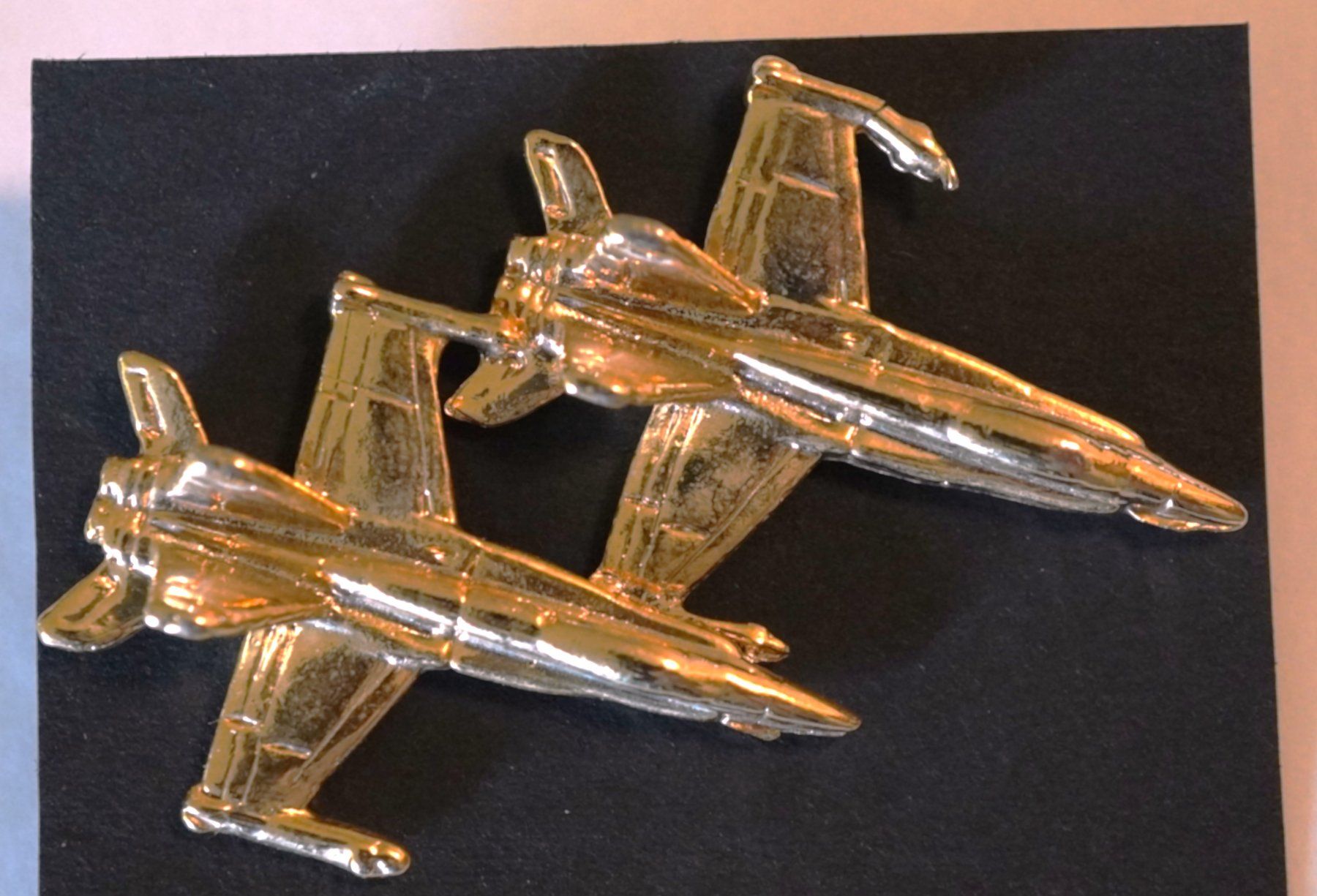 Schweizer Armee Plaketten & Abzeichen: Pin CH Luftwaffe 2 Nagel 5 cm – Gebraucht aus Worb von worb01