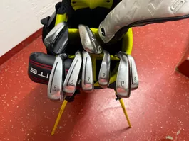 Golf-Komplettset mit 10 Bällen / Tee‘s