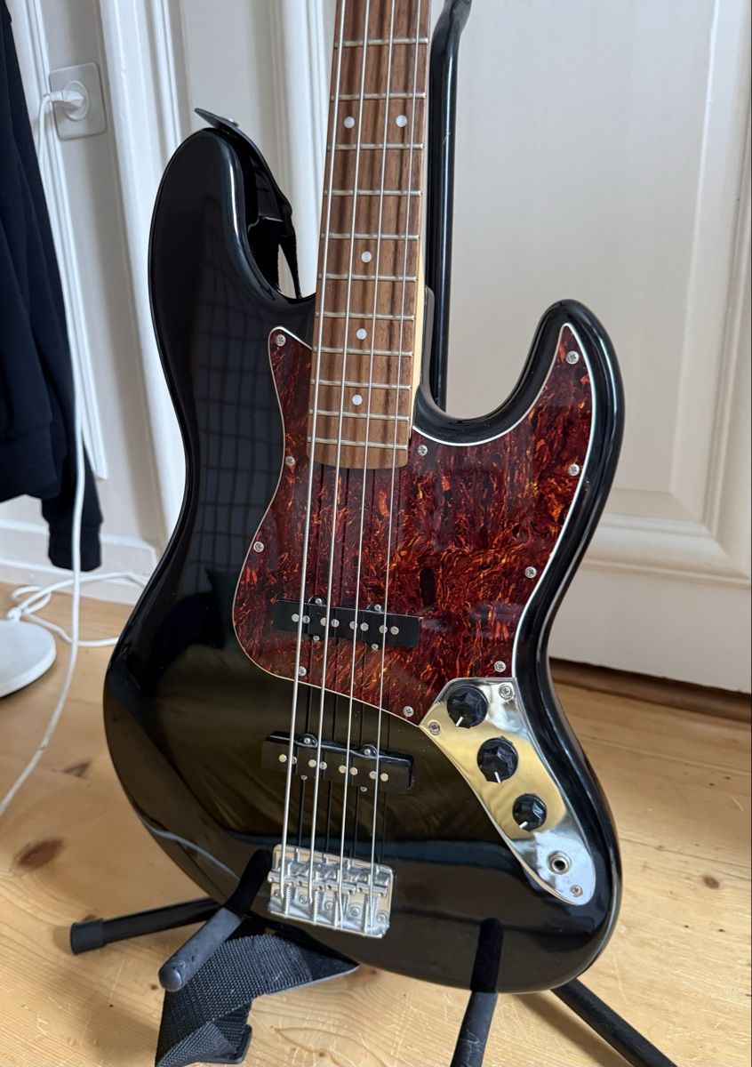 Strumenti musicali: E-Bass – Usato da Chur venduto da amaru11 1