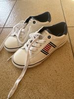 Chaussures neufs garçon/fille Tommy Hilfiger T.31