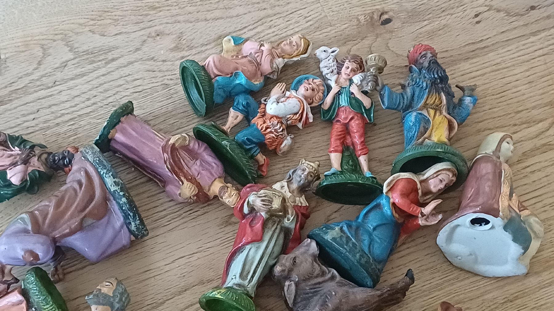 Statuette: Lot 37 Krippenfiguren  – Usato da Flawil venduto da Naphtali 8