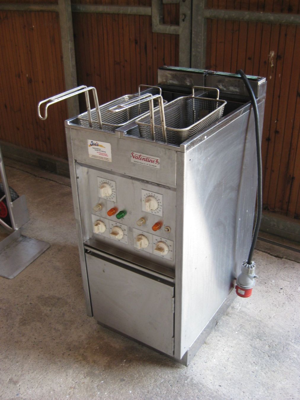 Elettrodomestici da cucina: Valentine Fritteuse 2-Kammer – Usato da Ufhusen venduto da porco02 5