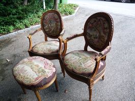Antike Louis 16 Sessel mit Gobelin Stickerei & Hocker