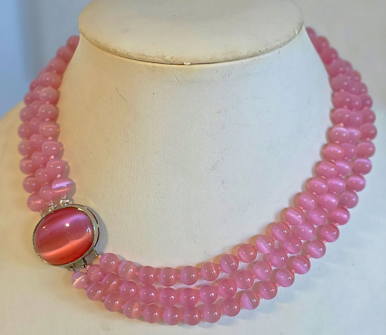 Catenine: Collier rose 3-reihig mit ovalem Cabochon, neu – Nuovo (secondo la descrizione) da Zürich venduto da benedikt12 1
