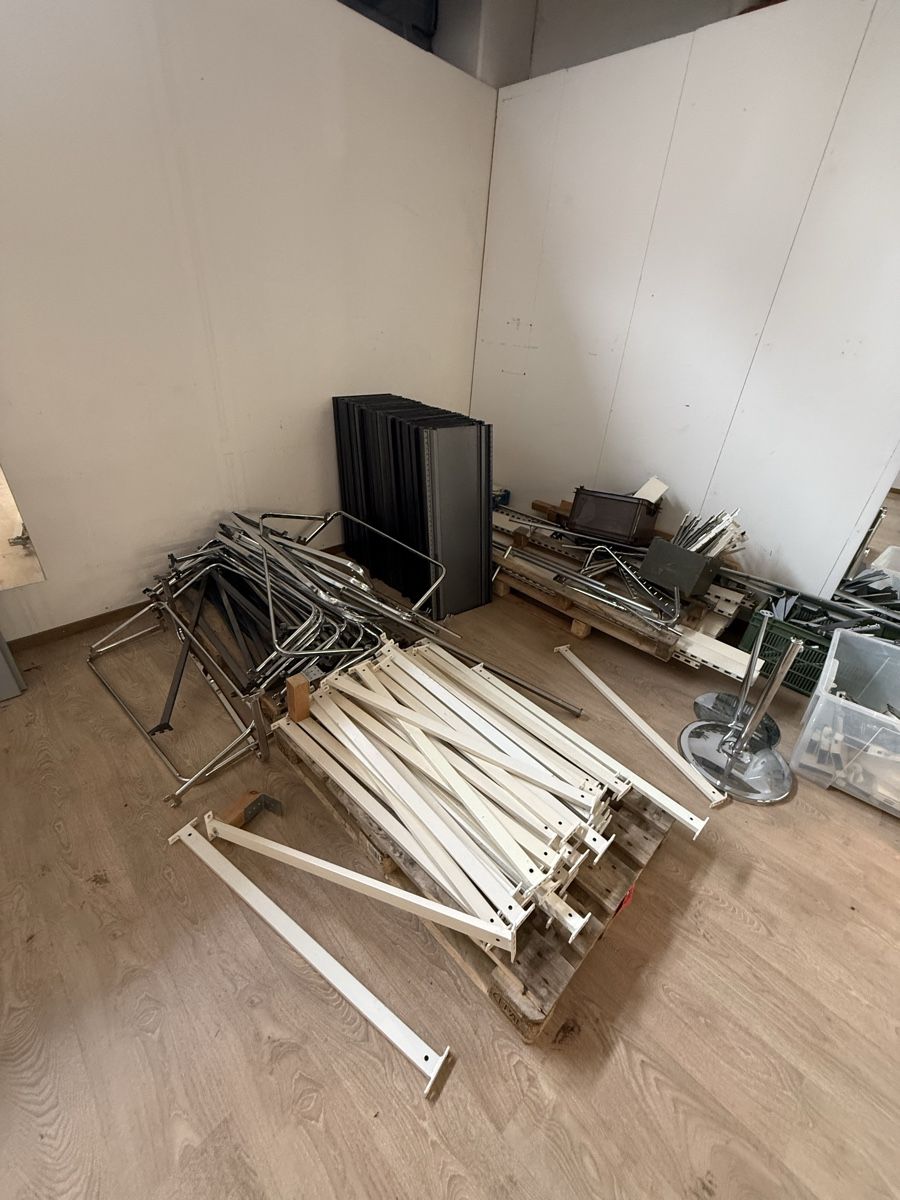 Scaffali: Modulares Ladenbauregal / Wandsystem – Usato da Fulenbach venduto da Annie.s_Mid_Century 1
