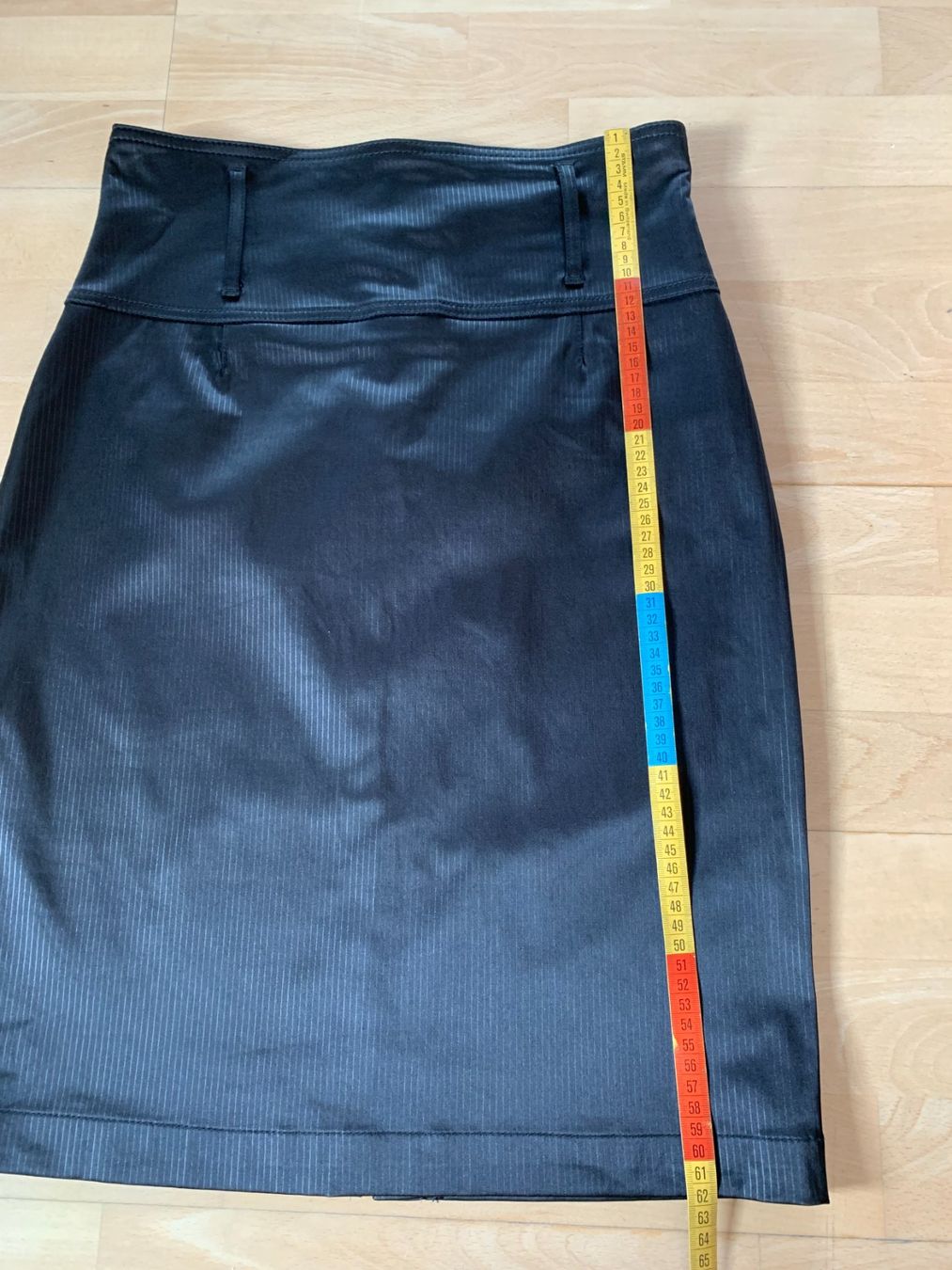 Sisley Röcke: SISLEY Damen Rock, ca. Gr. 38, Schwarz/Glanz – Gebraucht aus Worb von farben20zauber 4