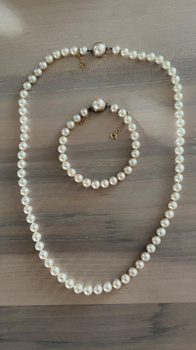 Colliers: Perlenkette und passendes Armband (unechte Perlen) – D'occasion à Endingen par chocosweet
