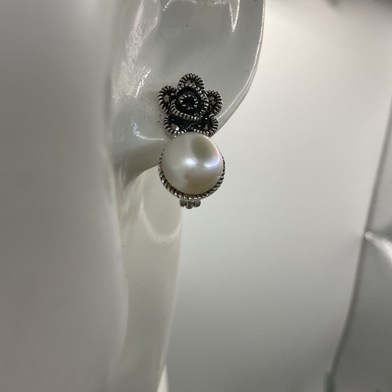Orecchini pendenti & Orecchini a lobo: Vintage Ohrstecker Sterlingsilber mit Perle – Nuovo (secondo la descrizione) da luzern venduto da Alpendorf1