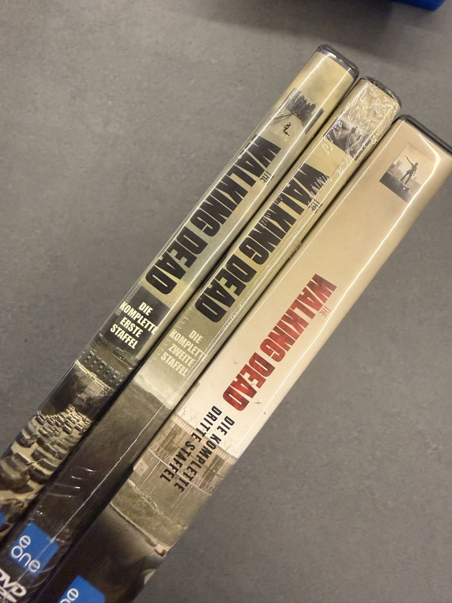 Tutti i DVDs: The Walking Dead 1-3 Staffel DVD Set  – Usato da Pfäffikon ZH venduto da Sa27742