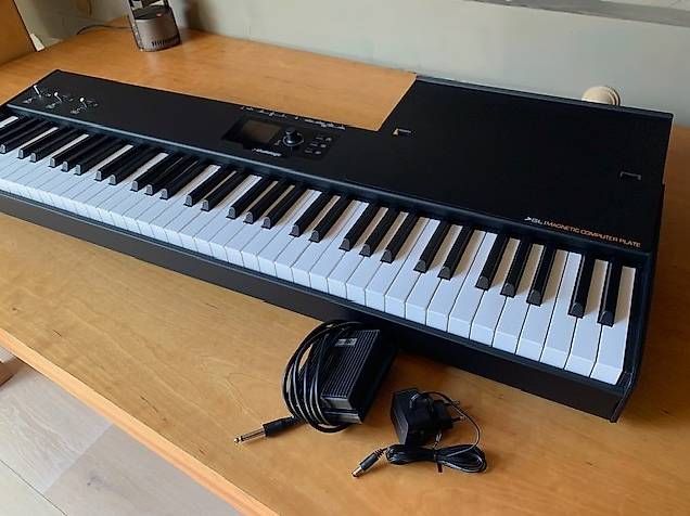 Strumenti musicali: Studiologic SL 73 inc plateau metal – Usato da Begnins venduto da yin_2k7m 3