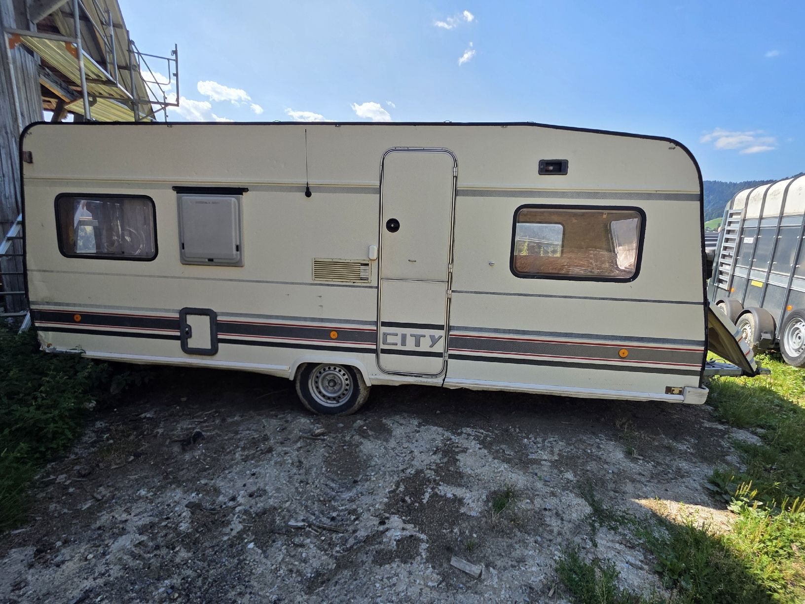 Veicoli da campeggio: Wohnwagen – Usato da Schwarzenberg LU venduto da Sonvog