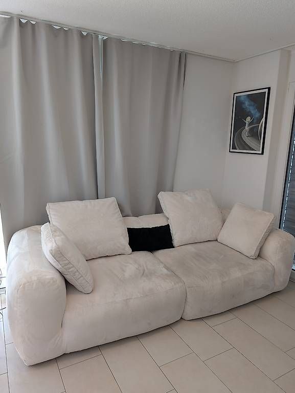Divani: Grosses Flauschiges Sofa – Usato da Schwarzenbach SG venduto da noa_5hbp