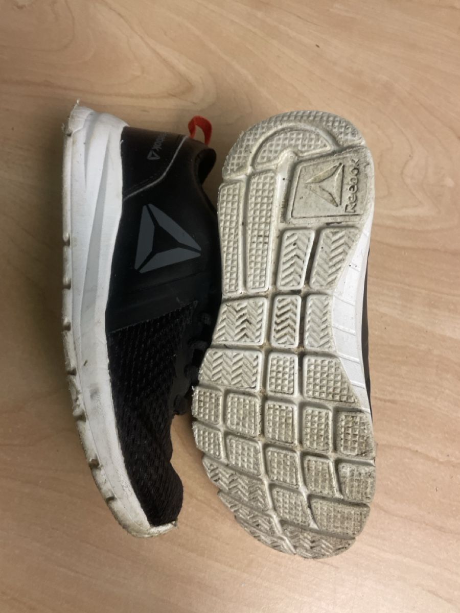 Reebok Scarpe per ragazzi: Reebok Sneaker Turnschuhe Gr.30schwarz – Usato da Obergerlafingen venduto da cabo4 2