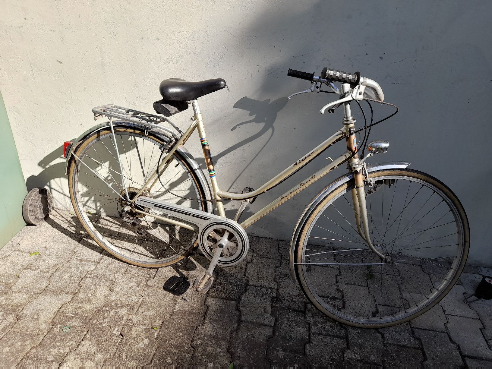 Velos: Damenvelo Antik – Gebraucht aus Oberburg von K_4