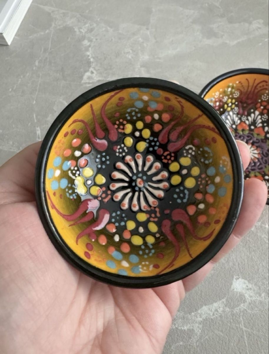 Set di tavolo e panche: Handgefertigte traditionelle Schälchen – Nuovo e nell'imballaggio originale da Sins venduto da sum_lv6d 5