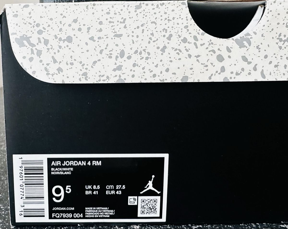 Herrenschuhe: Jordan 4 RM Black Cat – Neu und originalverpackt aus Biel/Bienne von Akwawini 1