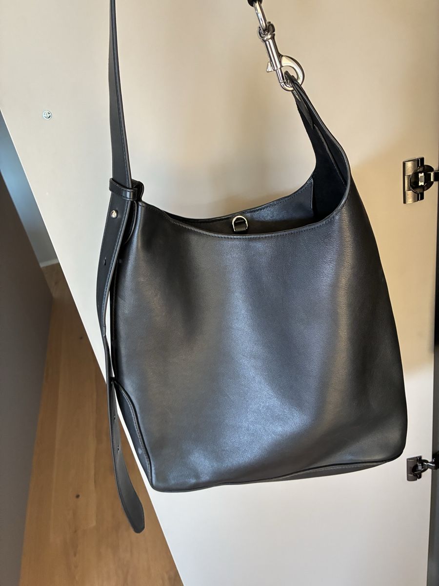 Massimo Dutti Sacs: Massimo Dutti shoulder bag like new – Neuf (Voir description) à Brunnen par ann_j2by