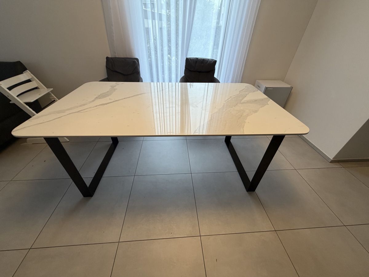 Tables: Keramik Esstisch – D'occasion à Frauenfeld par AlteringMatter 2