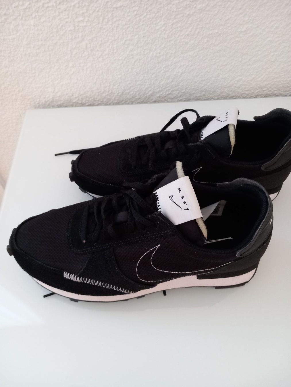 Nike Scarpe da donna: Nike N 354 wie neu – Nuovo (secondo la descrizione) da Oberwil b. Zug venduto da roshan01