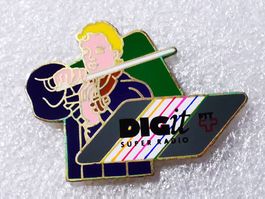 Ansteckpin 43: PTT Digit Super Radio