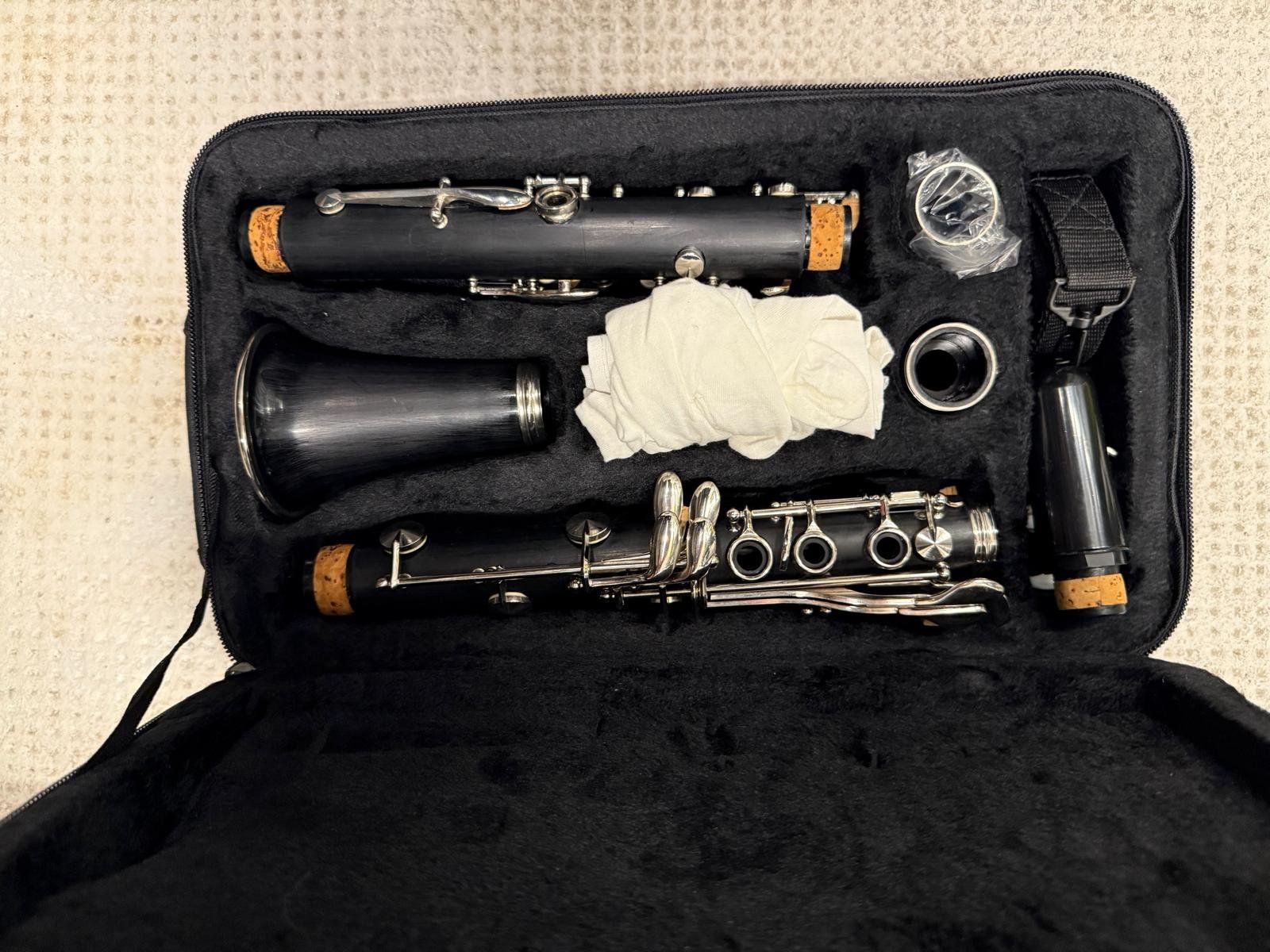 Musikinstrumente: Die Klarinette nicht sehr oft benutzt – Gebraucht aus Allschwil von ale_7fwy 7