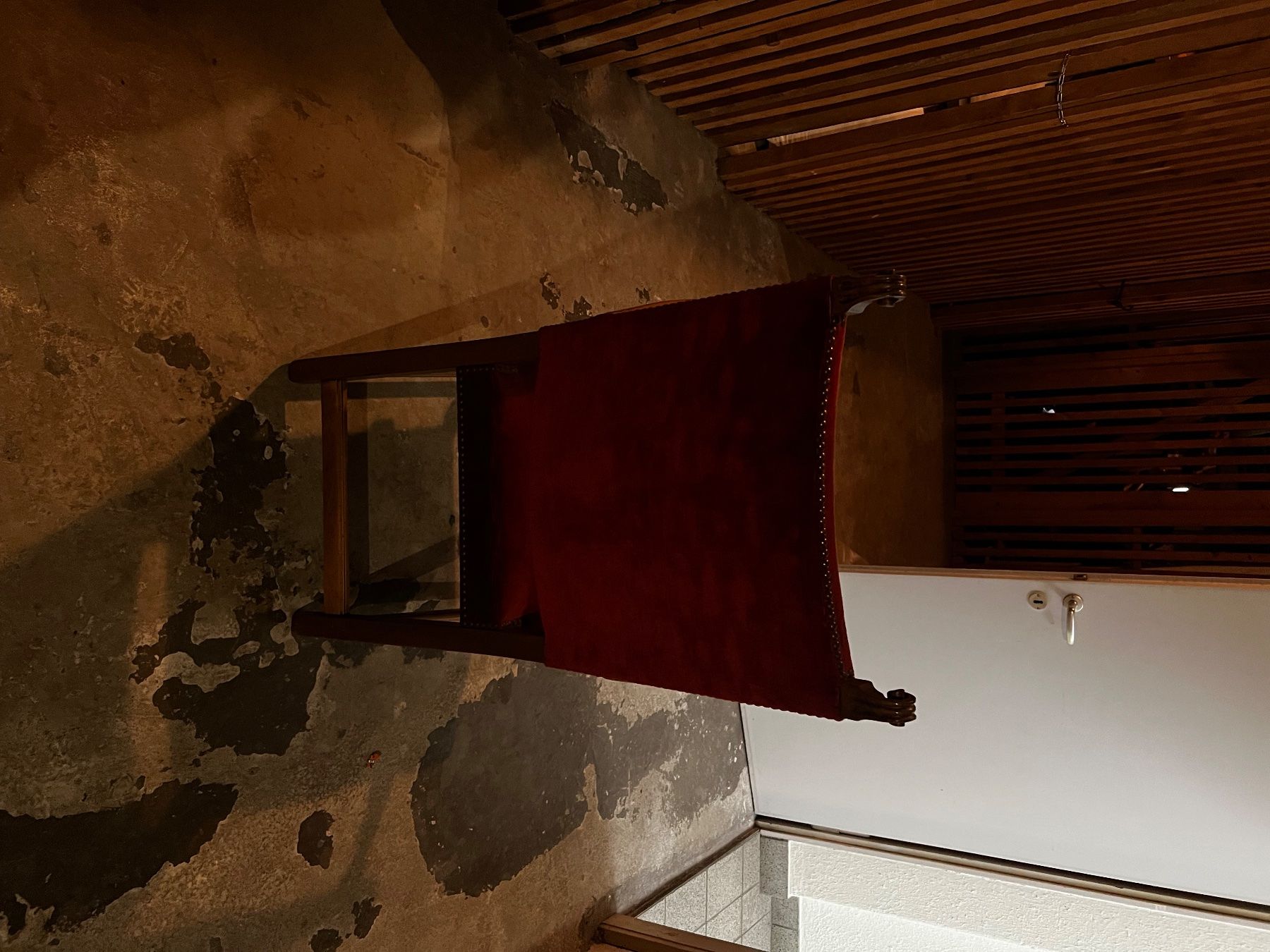Sedie: Comode sedie antiche in velluto rosso, perfetta per l'a... – Usato da Thalwil venduto da ela_6x55 1