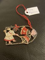 Figurine en métal avec ange et cloches vintage bon état .