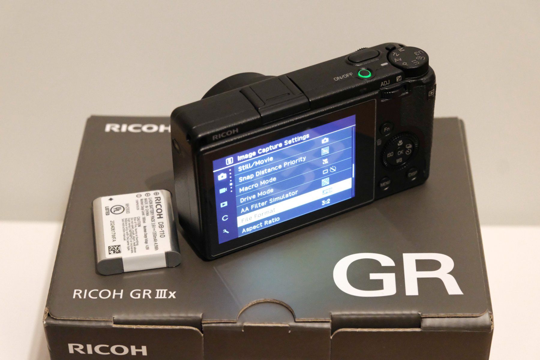 Ricoh GR IIIx - neuwertig, nur 645 Auslösungen, CH-Garantie (Gebraucht ...