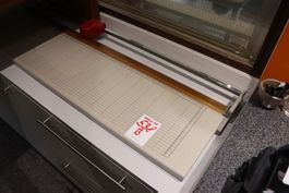 Papierschneidemaschine gross