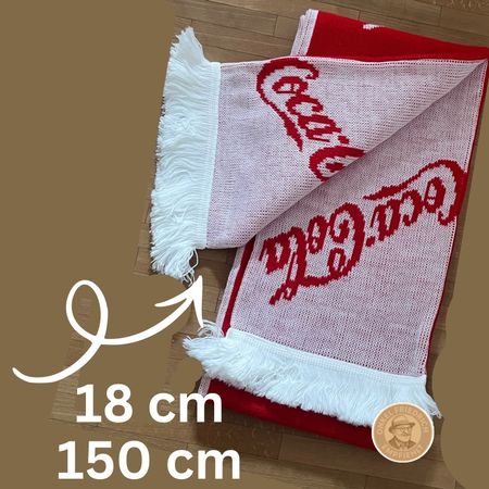 Gestrickter Coca-Cola Promo Schal – Mehrsprachig – 150 × 18