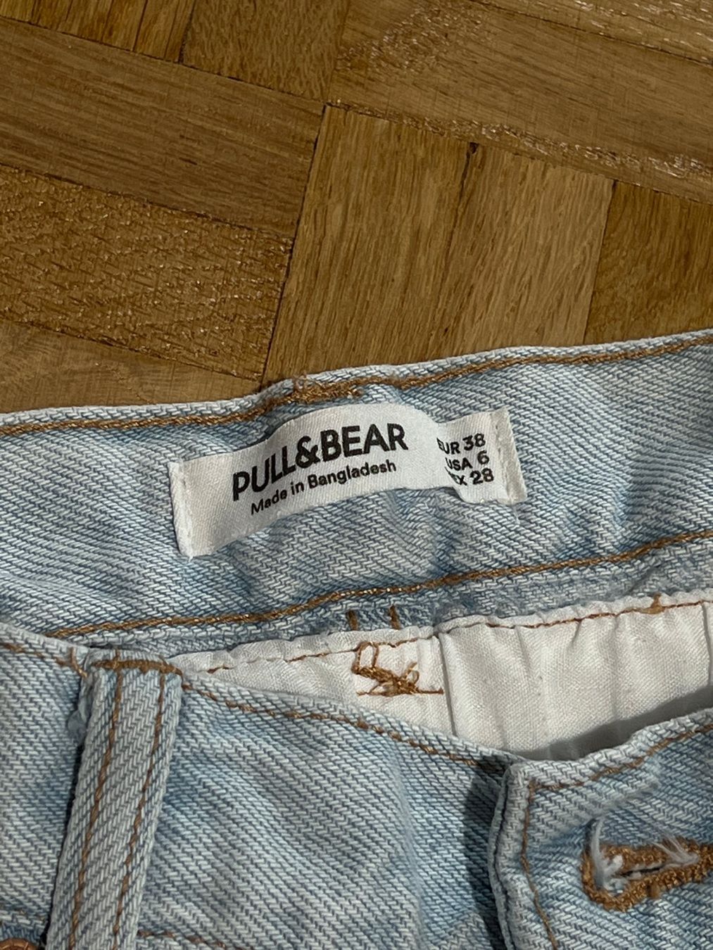 Pull&Bear Jeans: Pull&Bear Mom Jeans Hellblau Gr. 38 – Usato da Basel venduto da hol_8ldp 1
