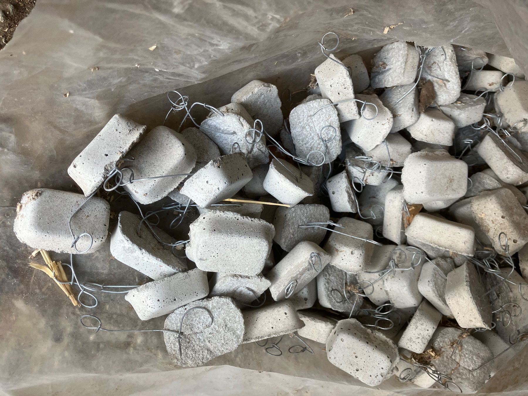 Pietre & tegole: Mauern (Abstandhalter Beton) – Nuovo (secondo la descrizione) da Reichenbach i. K. venduto da haferflocken07 1