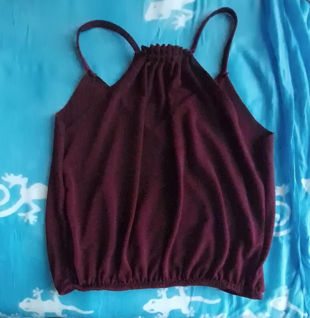 Top: Top Suite Benedict bordeaux taglia S – Usato da Volketswil venduto da agc_th5j 1