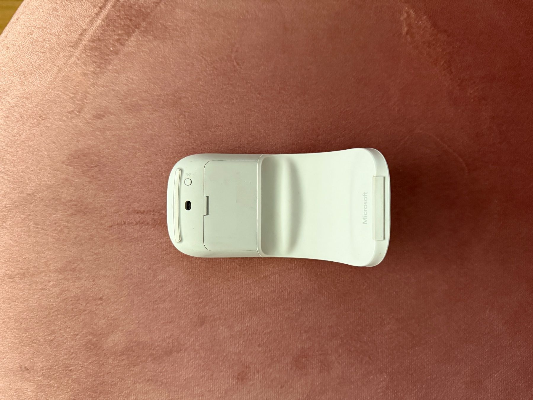 Microsoft Mouse: Microsoft Arc Mouse - Wireless, Compact, Perfect for Travel – Nuovo (secondo la descrizione) da Lenzburg venduto da VukiSee 2