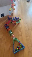 Grosse Kugelbahn mit magnetischen Elementen