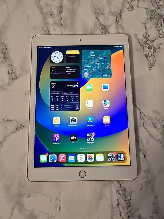 Apple Tablet PC: iPad Pro 9.7| 32GB| Wi-Fi + 4G – Usato da Renens VD venduto da MTD2211