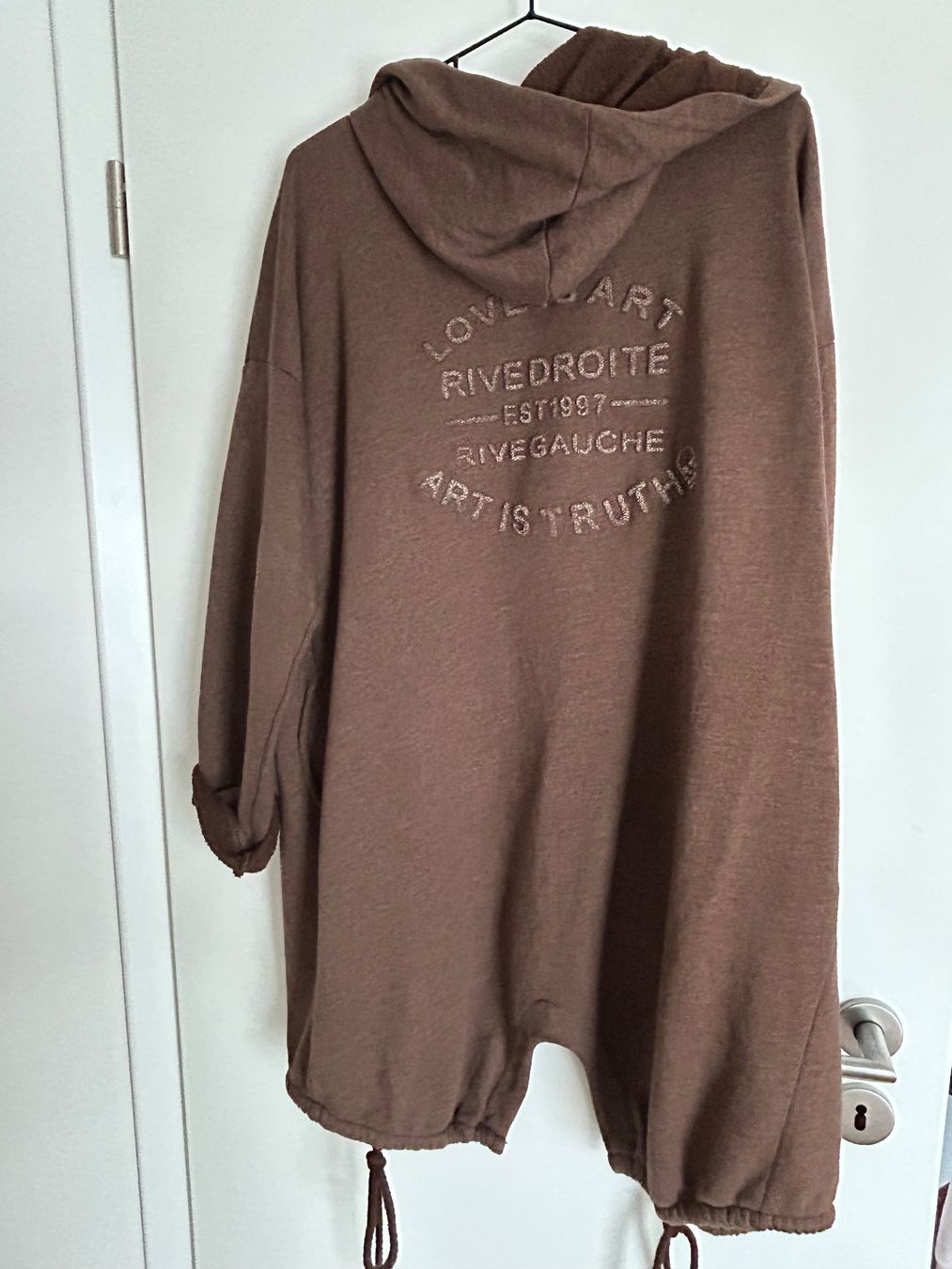 Giacche: Braune Sa' Sa' Jacke mit Kapuze, Grösse One Size – Usato da Magden venduto da ros_97bz 1