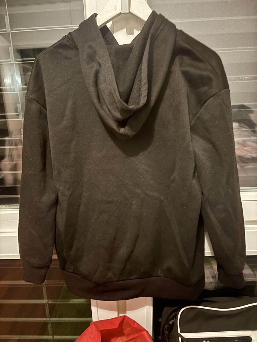 Pullover & Sweatshirts: Schwarzer Pullover – Gebraucht aus Arbon von Ursula_566 1