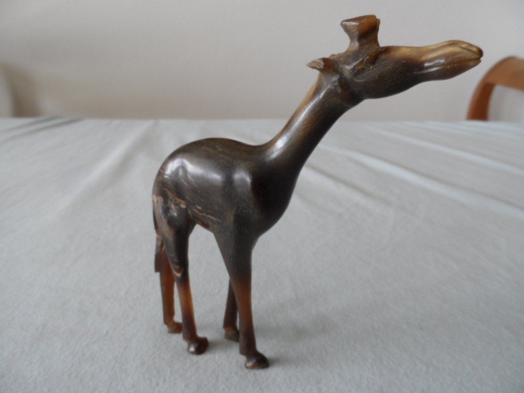 Figuren: Antike Giraffenfigur aus Horn, handgeschnitzt! – Gebraucht aus Zürich von Putsch92 1