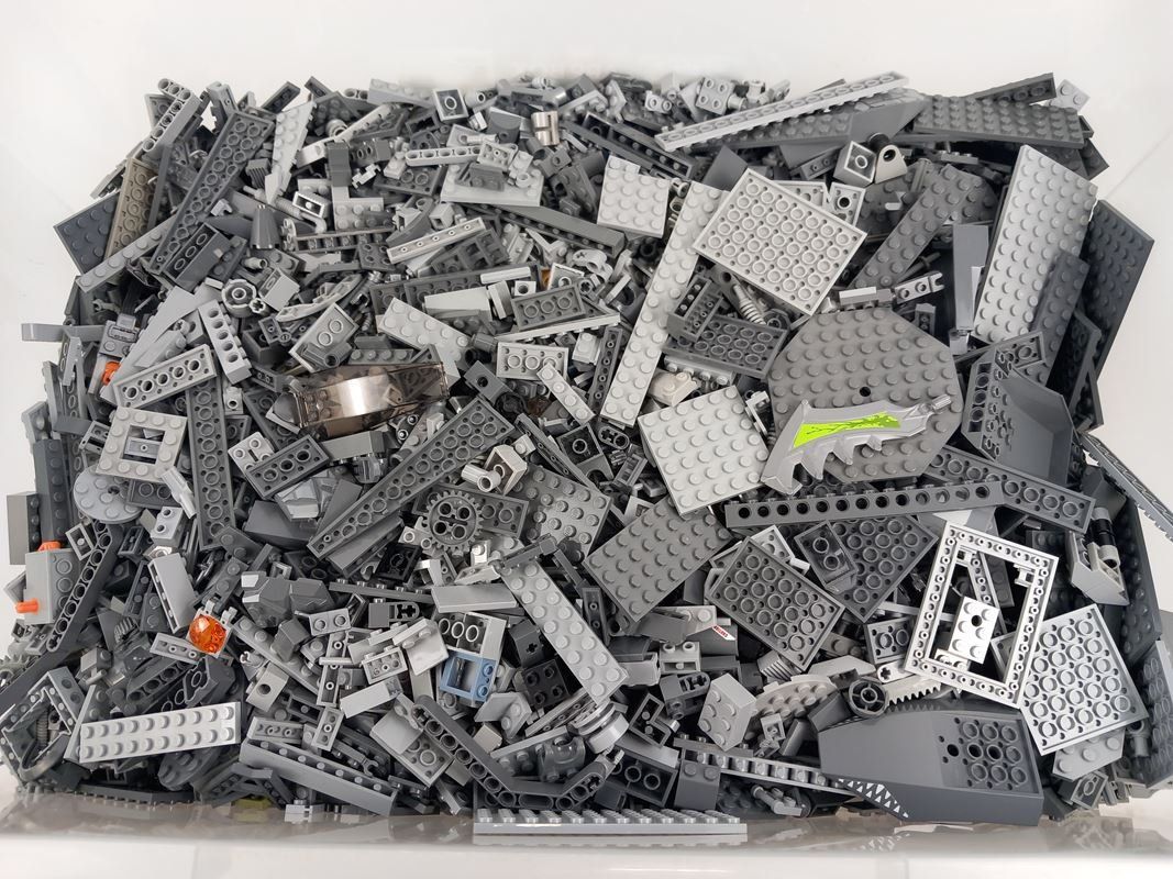 Lego Kit di costruzioni: LEGO Steine Grau 7.781kg – Usato da Hünenberg venduto da Restwert_Zug