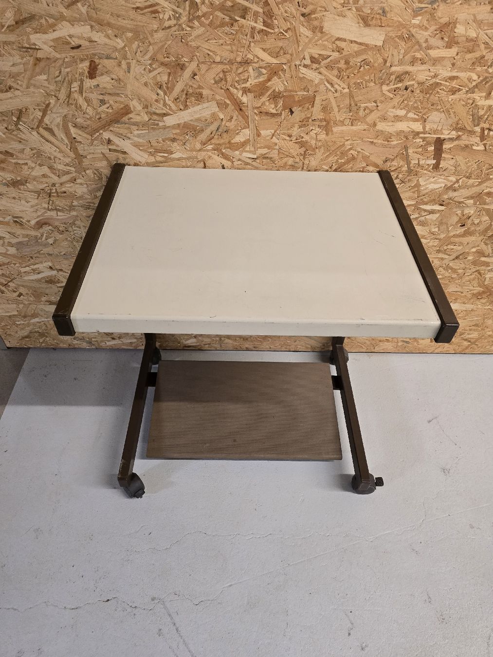 Tables: Rolltisch – D'occasion à Wittinsburg par Steierliq 1