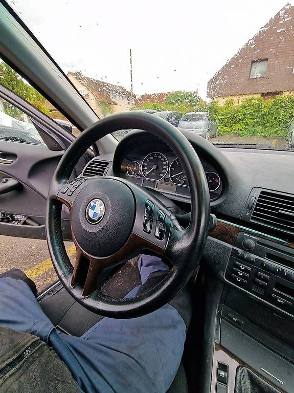 Tutti pezzi di ricambio auto: Bmw e46 sport lenkrad  – Usato da Niedergösgen venduto da Zecinha 1