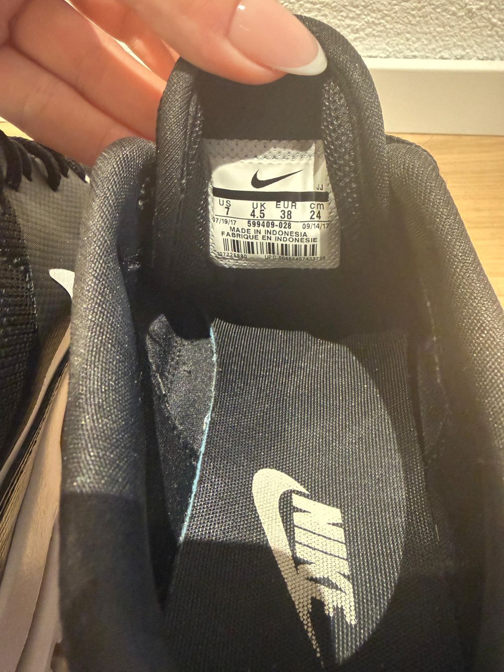 Nike Damenschuhe: Nike Schuhe – Neu (gemäss Beschreibung) aus Vaduz von Christina_97 2