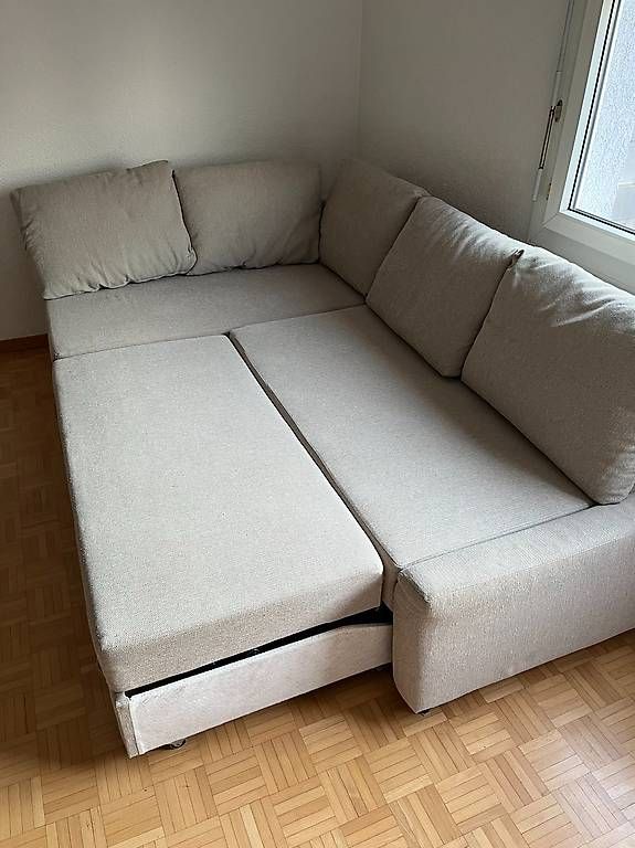 Ikea Sofas: Canapé-lit d'angle, Ikea FRIHETEN – D'occasion à Neuchâtel par quentin_g 1