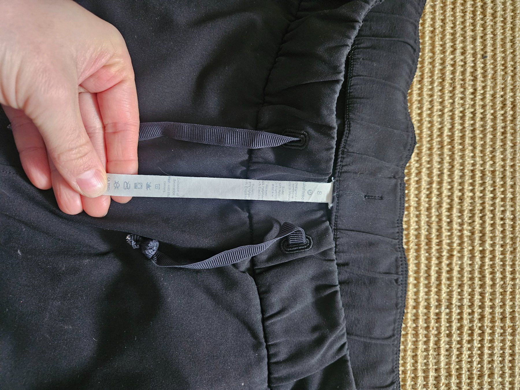 Lululemon Pantaloni: Lululemon Sporthose – Usato da Thalwil venduto da illesreka 1
