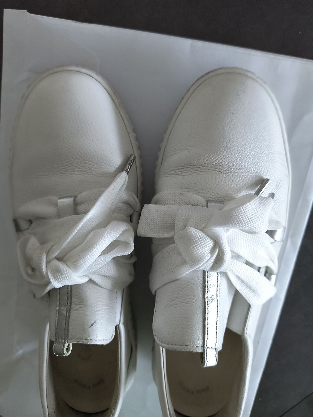 Gabor Damenschuhe: Gabor Sneakers weiss Leder Grösse 5 – Gebraucht aus Oberweningen von Bumblebee2 1