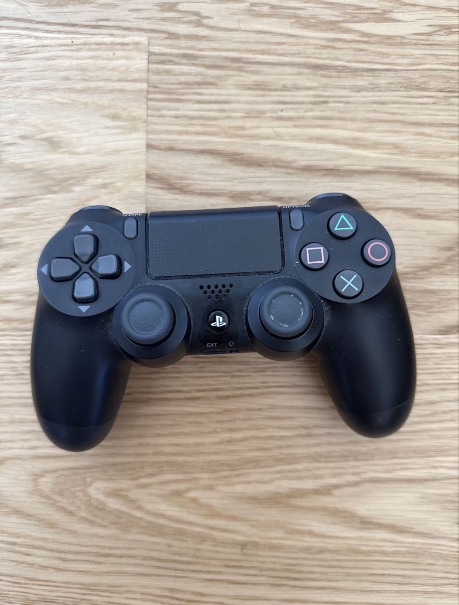 Sony Console: Sony PlayStation 4 Slim mit Controller guter Zustand – Usato da Basel venduto da tomsfashion01 3
