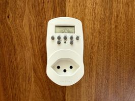 Prise programmable digitale max 2500W état neuf