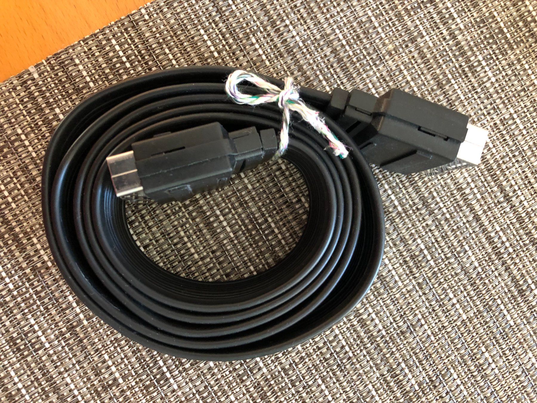 Kabel: Fernsehflachbandkabel 1.50 m – Gebraucht aus Erlen von astra2013